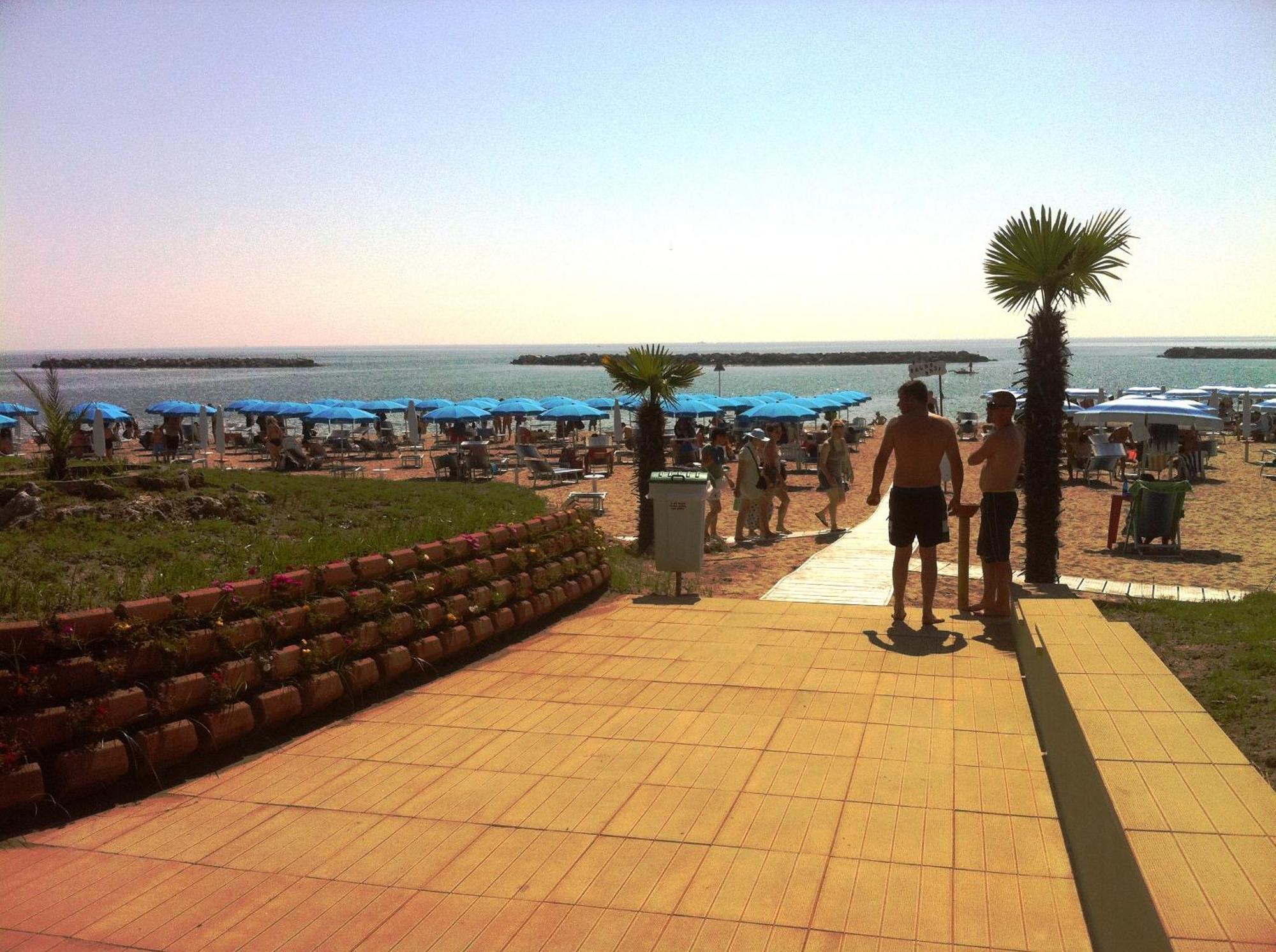 Airone Bianco Residence Village Lido delle Nazioni Exterior foto